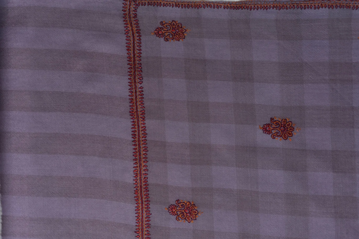 Graceful Lavender Kashmiri Hand Embroidered Merino Wool Sozni Shawl