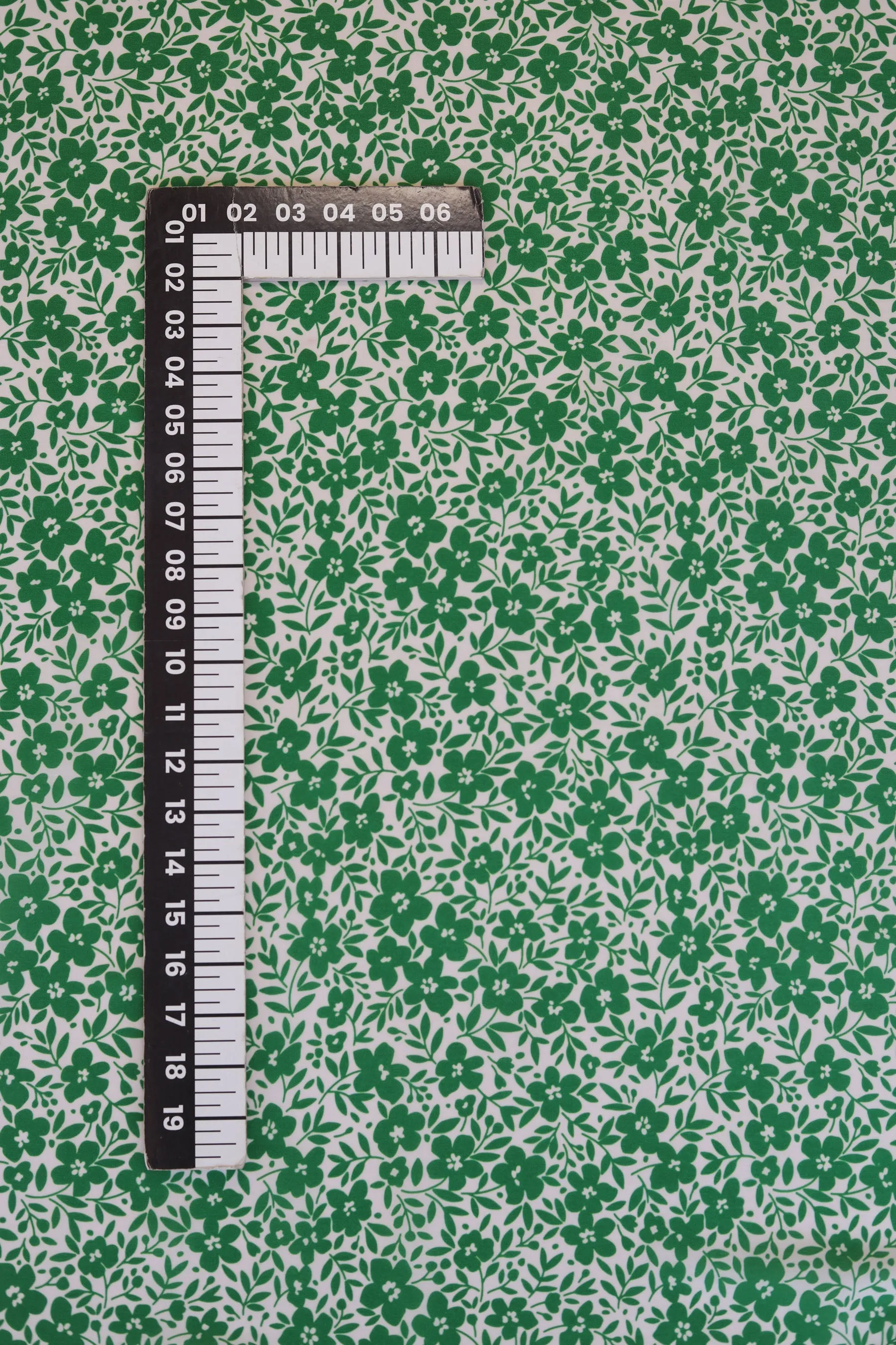 Green Ditsy Floral Pattern Printed Muslin Fabric