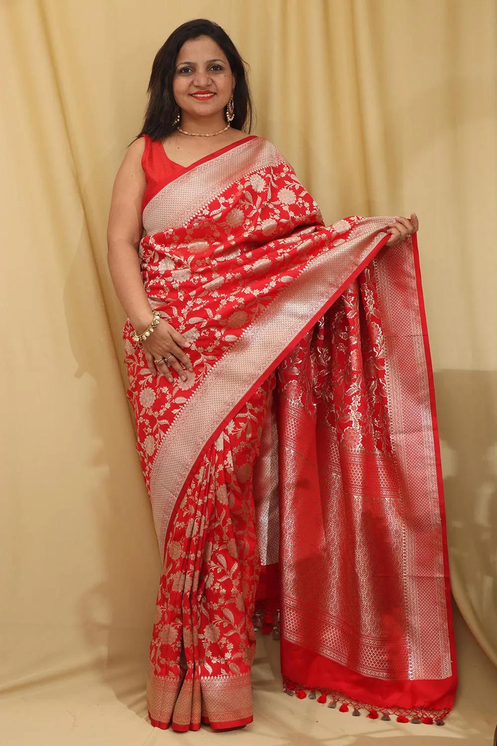 Stunning Red Banarasi Silk Saree - Elegant and Timeless